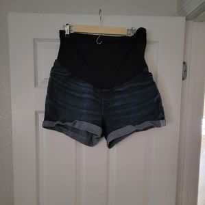 Size 14 maternity shorts